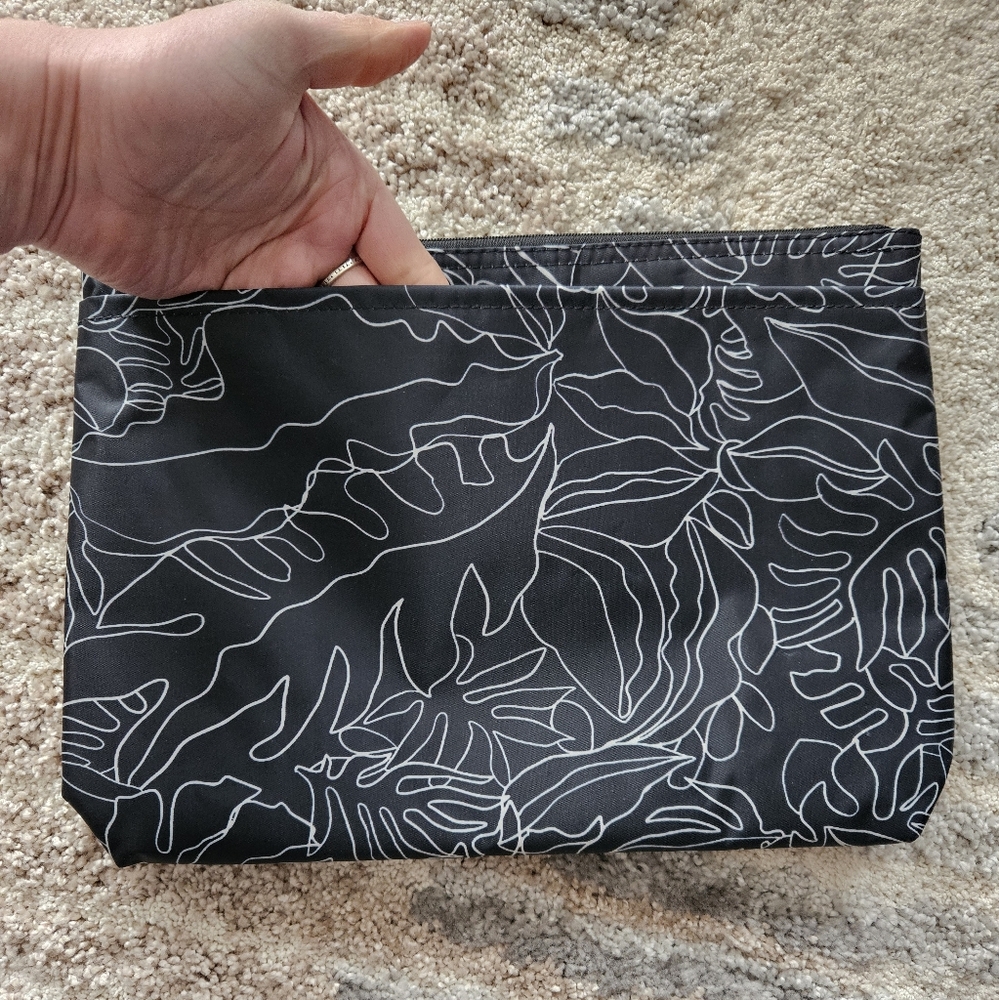 Thirty one insulated zipper pouch